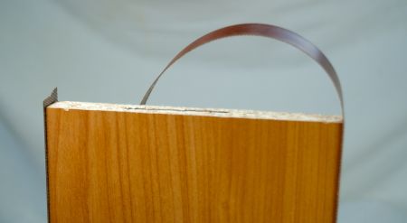 Наклеивание кромки по периметру: шаг 1