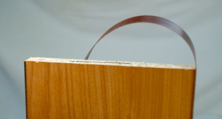 Наклеивание кромки по периметру: шаг 2